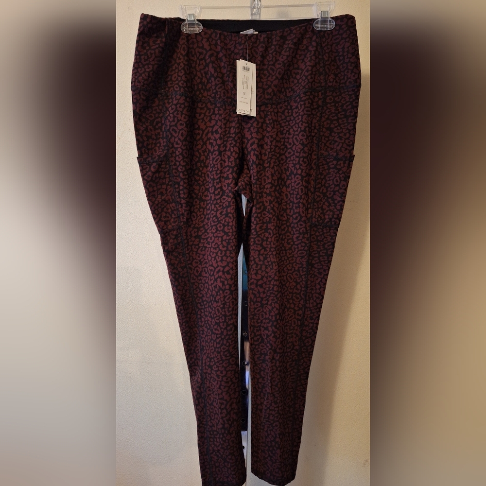 Chico's Zenergy NWT Cheetah Print So slimming leggings Chico's Size 2 (US 12/14)
